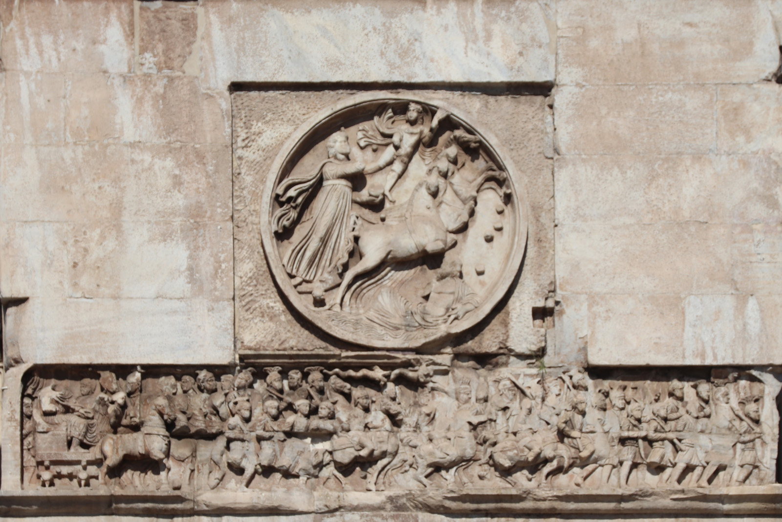 Sol Oriens, Arco di Costantino